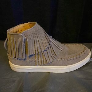 Mossimo Supply Company fringe ankle booties size 8